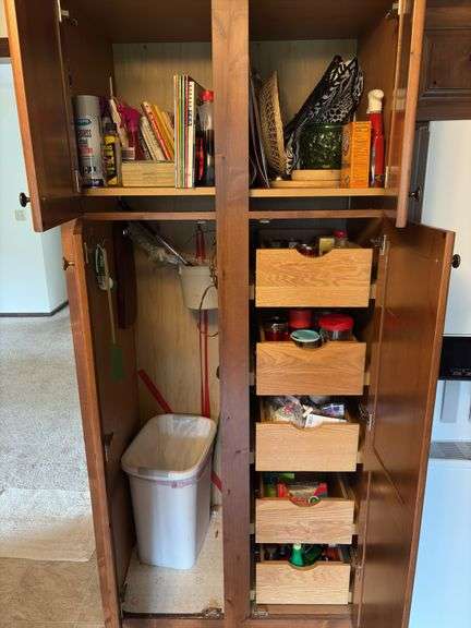 Cookbooks, cleaning, food, tumblers, wraps, baking papers, etc image