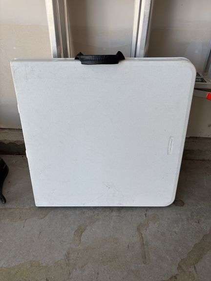 Lifetime folding table 48”