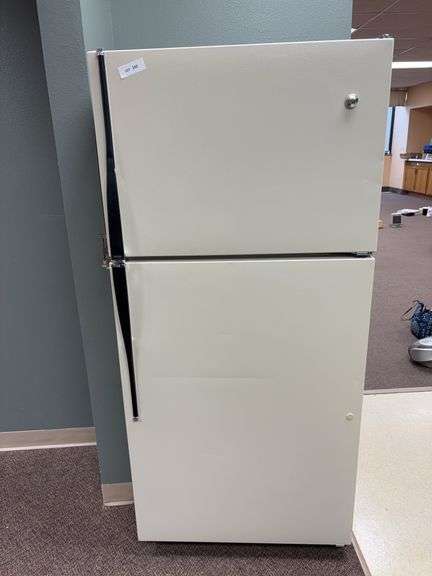 Hot Point Refrigerator-working 29x29x63 image