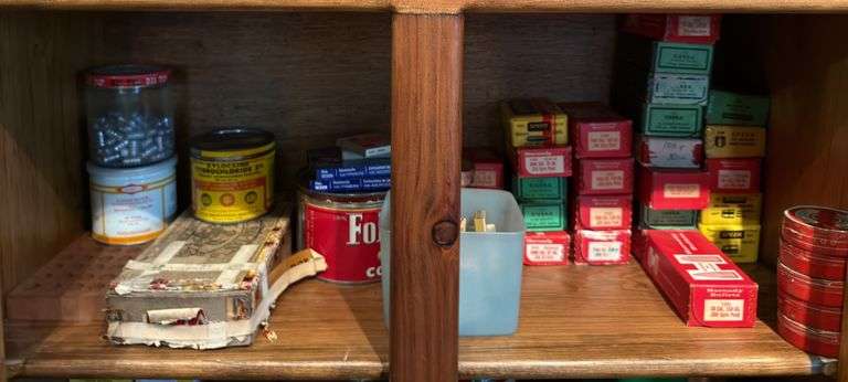 Large qty and variety of bullets, 6 & 7 mm, 30, 38, 357, and others image