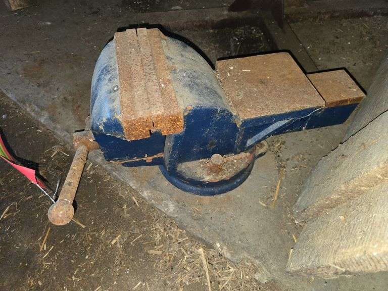 8" bench vise image