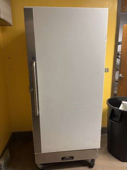 Attic Air Commercial Refrigerator, working, needs cleaned, 32x28x75 image