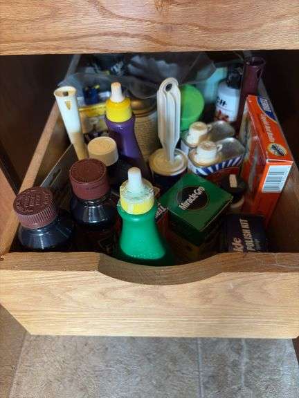 Cookbooks, cleaning, food, tumblers, wraps, baking papers, etc