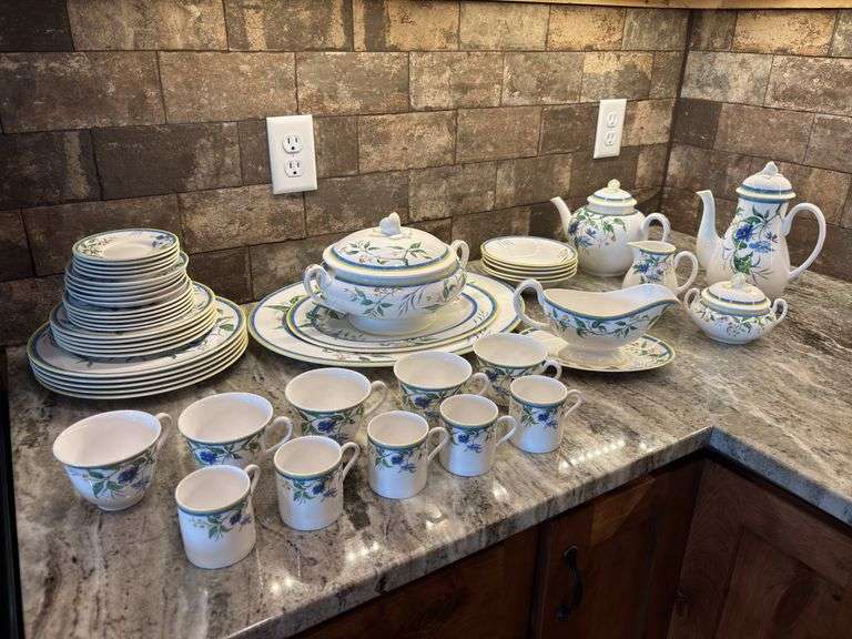 Royal Worcester Pastorale China, service for 5, extra pieces-bring box and packing materials