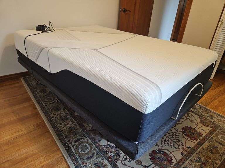 Full Size Adjustable Bed - iComfort by Serta Hydrid image