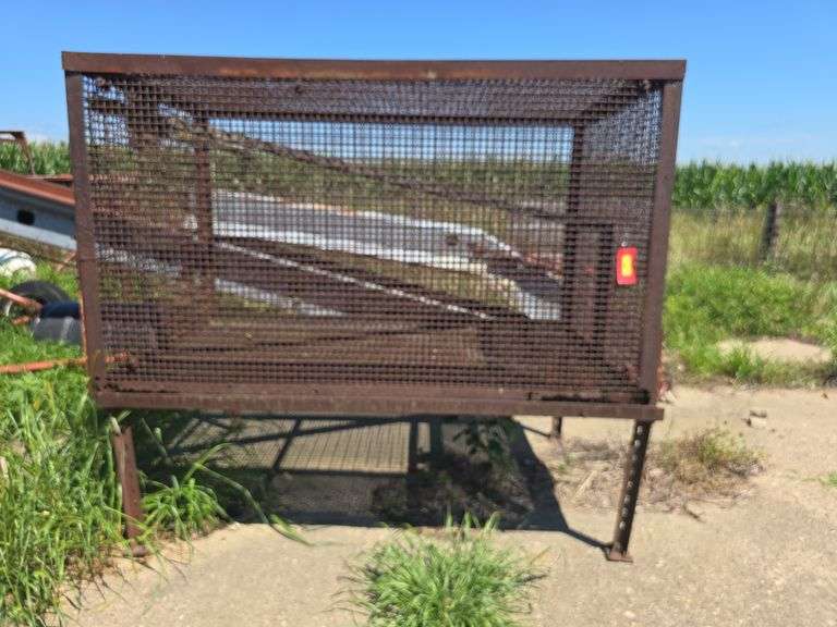 Mountian lion cage 4' x 4' x 7' image