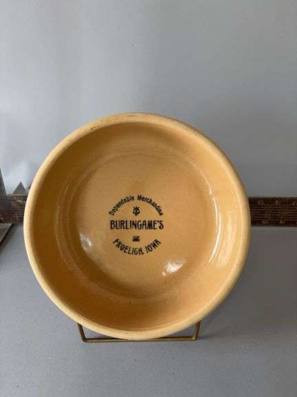 Burlingames Froelich, Iowa stoneware deep dish 8.5R x 2.5H Marked Made in USA on bottom image