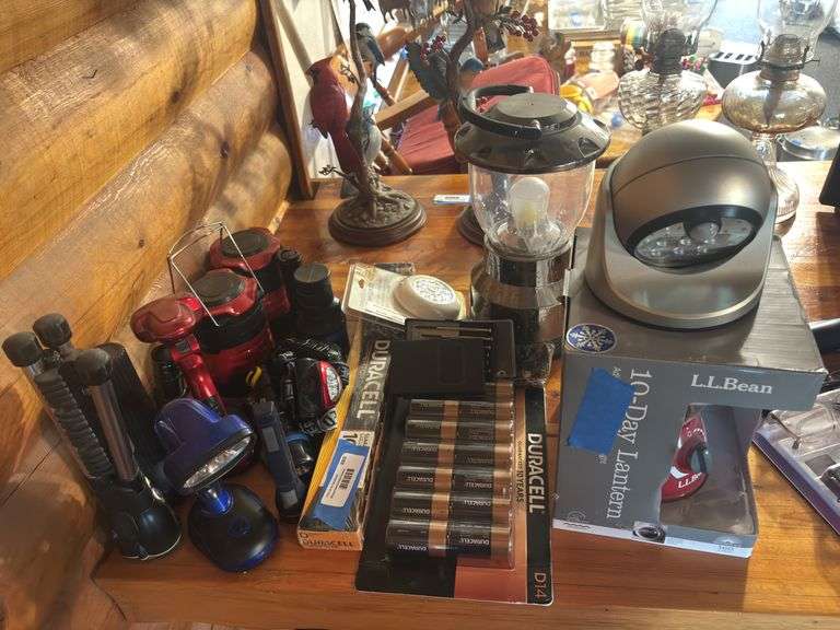 Large lighting lot, including lots of batteries image