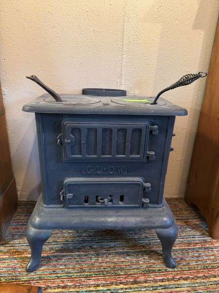 Cast iron free standing wood stove 15 x 21 x 24H image