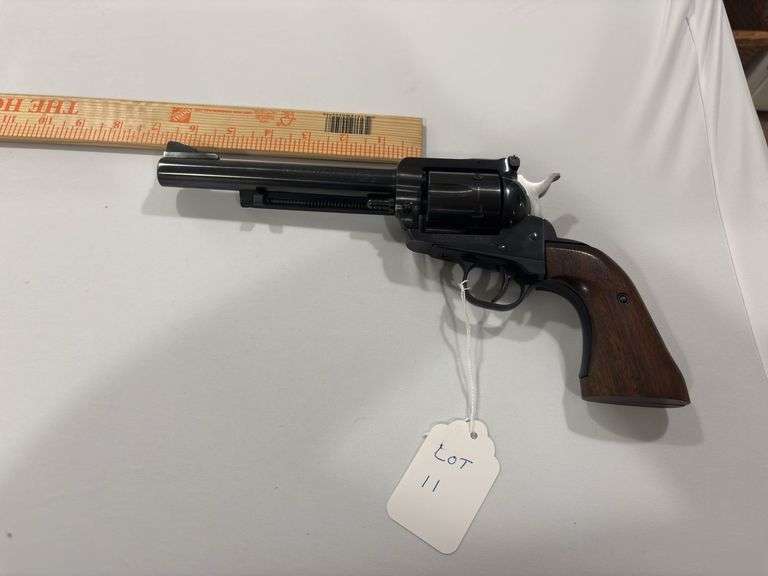 Sturm Ruger & Co. revolver New model Black Hawk S#41-17308  cal .41 MAG image