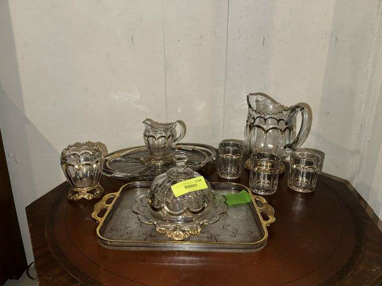 Gold rim glassware set