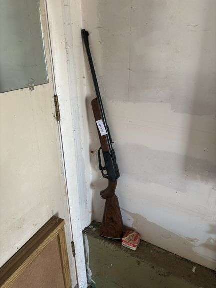 Daisy BB gun and 1/4 box BB’s image