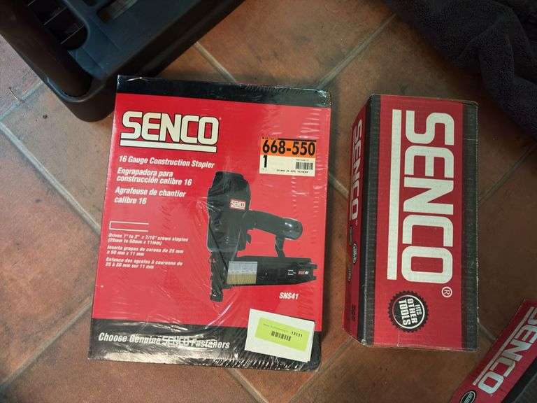 Senco 16ga construction stapler and 1 box 16ga nails image