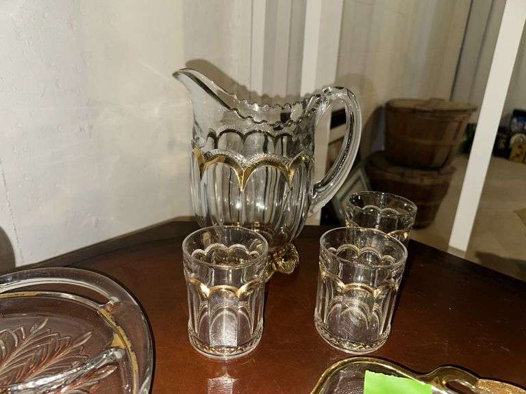 Gold rim glassware set