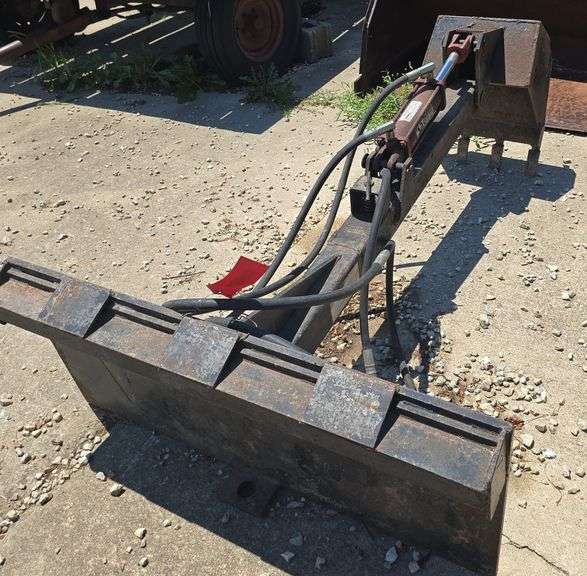 Lackender fabric skidloader backhoe attachment 20" tooth, 16" tooth and smooth and 8" smooth buckets image