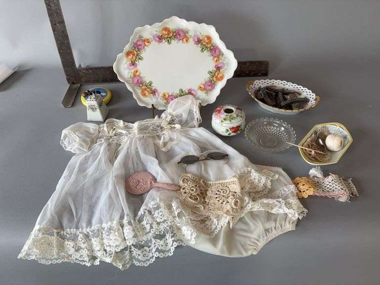 Various hand painted china image