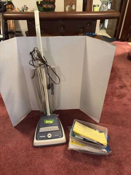 Eureka upright vac and bags image