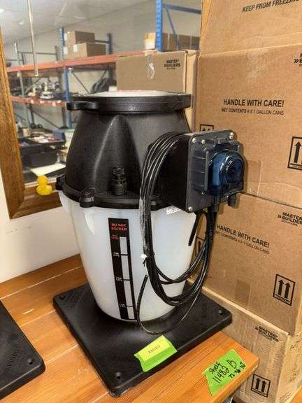 Pentair hydrochloric acid container Max fill approx 3.5 gallon image