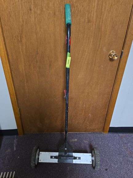 18" rolling magnet image