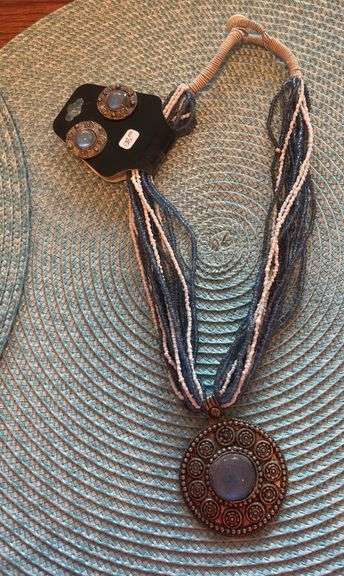 Costume jewelry necklace/earring set image