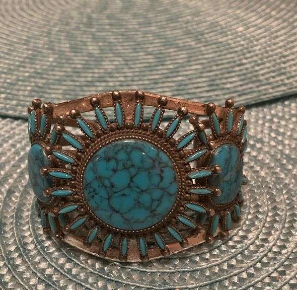 Unmarked cuff bracelet image