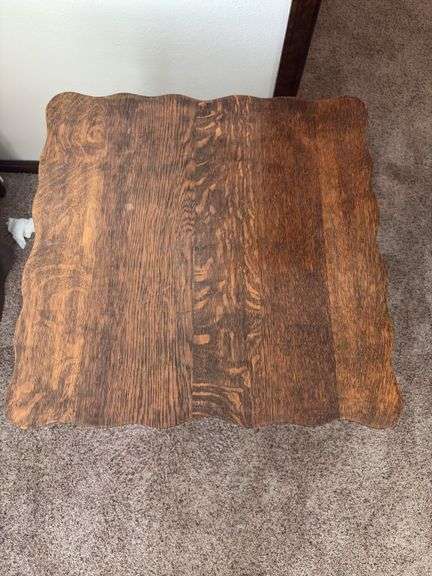 Antique oak parlor table 23 x 23 x 25H and lamp