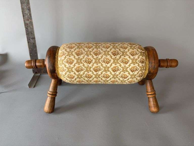 22x10H rolling pin style foot rest image