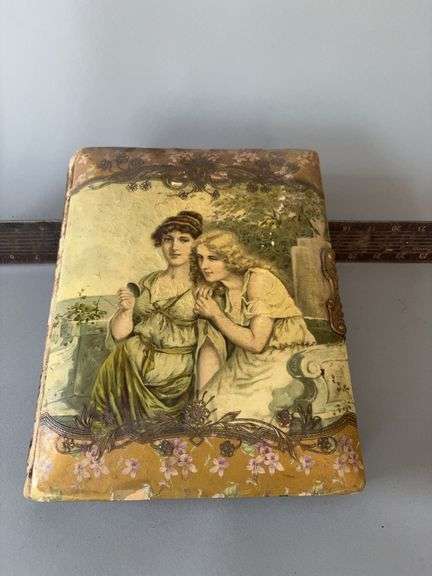 9x11.5 photo album w paper pages, lock is broken image
