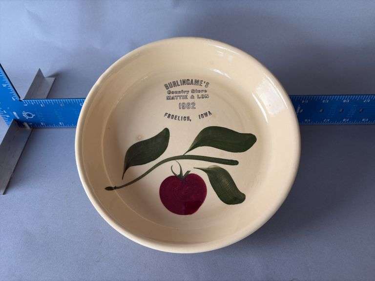 Watt pie plate #33, Burlingames Froelich, 1962 Iowa advertising image