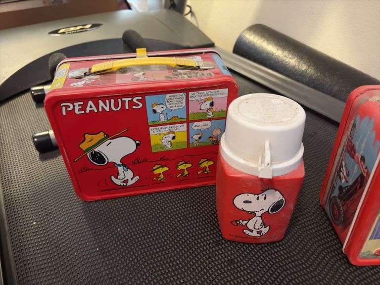 Superman & Peanuts lunchboxes w/ thermoses