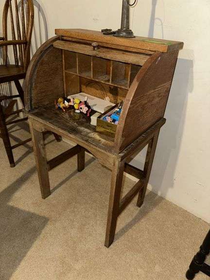 Child's rolltop desk and chair 13D x 18L x 30H