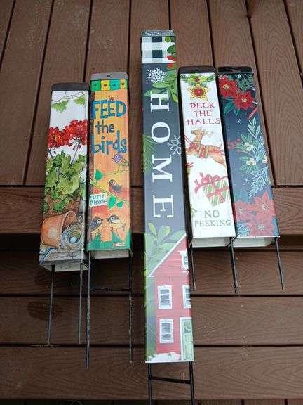 5 plastic post yard decor (1) 36" and (4) 20" tall image