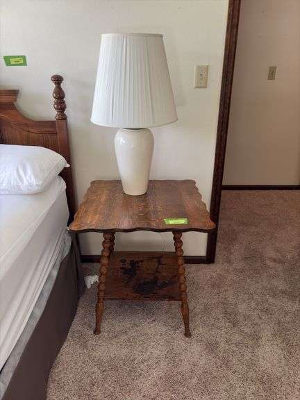 Antique oak parlor table 23 x 23 x 25H and lamp