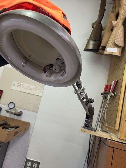 Light mounted on board image