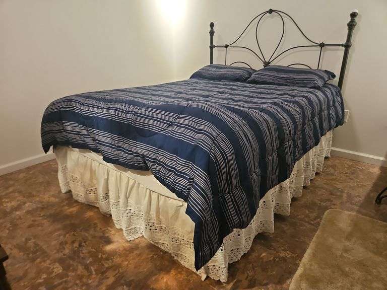 Queen Bed with Bedding image