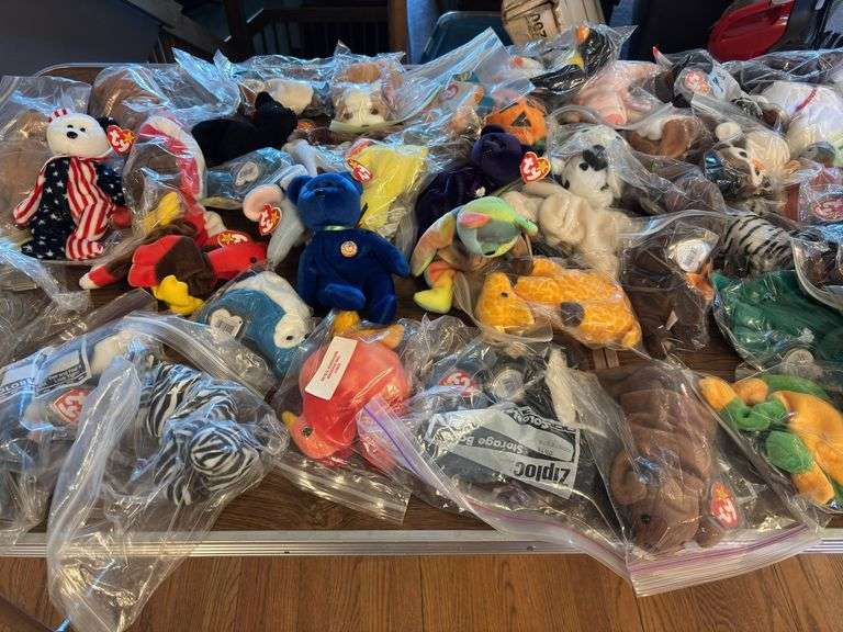 Large collection of Beanie Babies