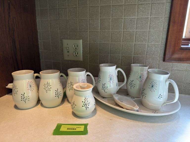Various pieces Franciscan dinner image