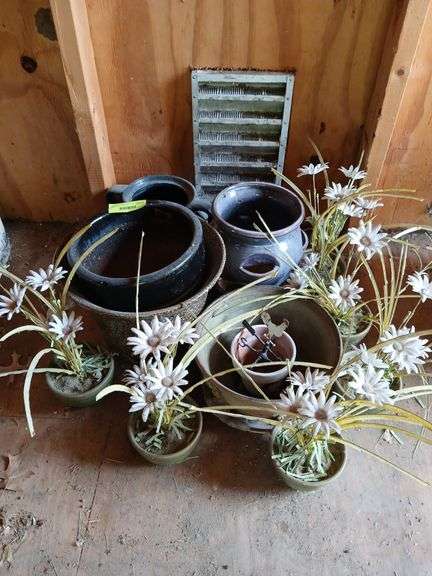Ceramic planters image