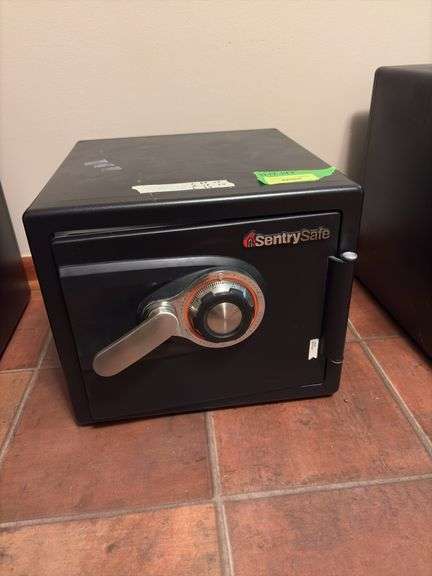 Sentry Safe 17x17x14 image