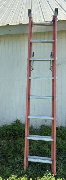 16’ fiberglass extension ladder image