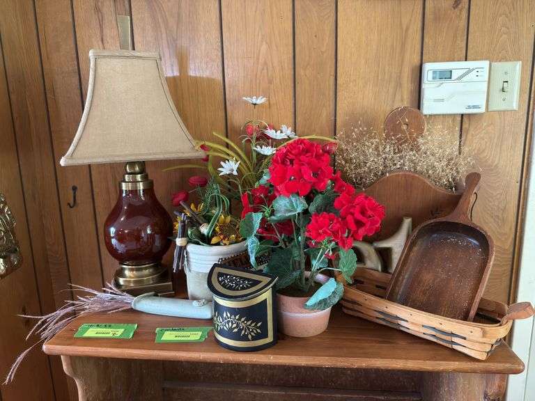 Decor includes table lamp, match holder, Longaberger basket, barometer, etc image