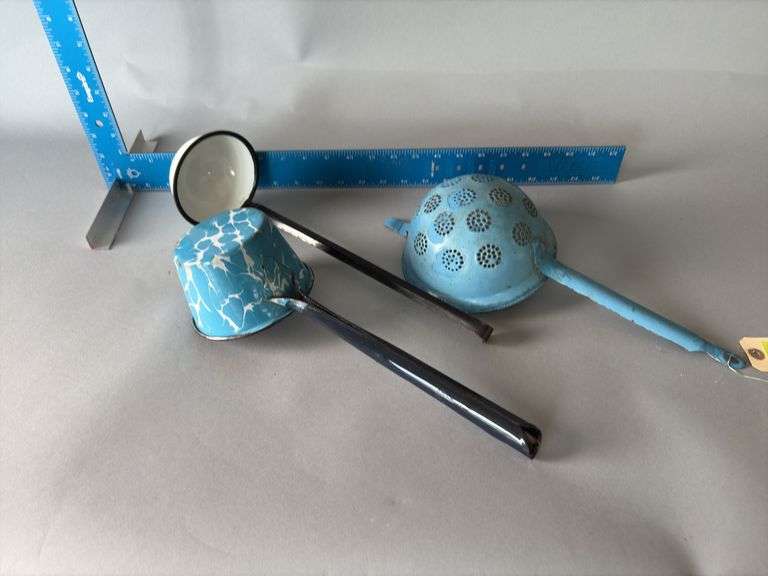 Enamelware ladles and mini handled colander image