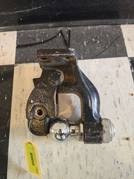 Bolt on pintle hitch image