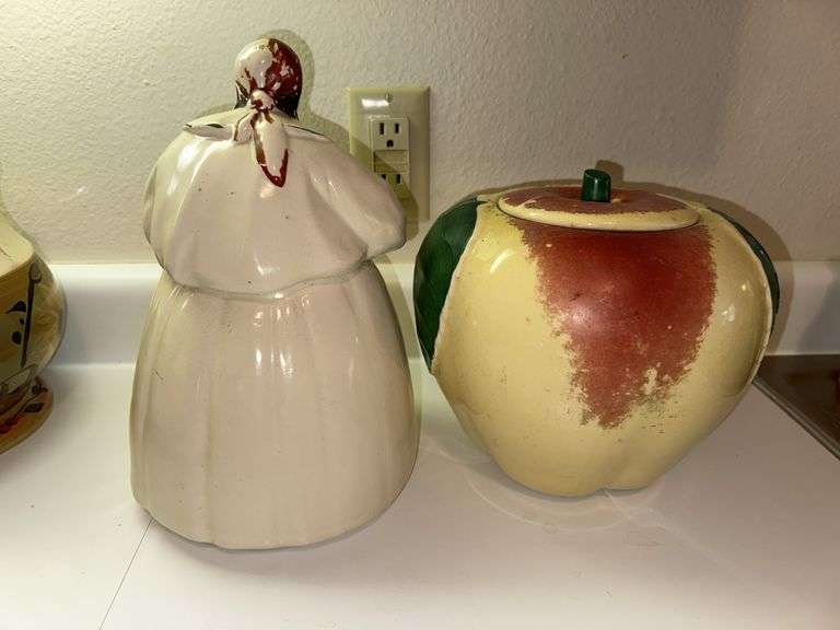 Apple and Mammy cookie jars