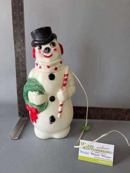 12" tall snowman blow mold Empire Plastic Corp 1968 image