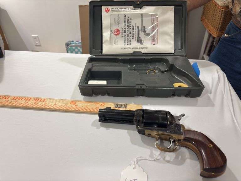 Sturm Ruger & Co. revolver model vaquero sheriff S#57-41943 cal .45 LC long colt cartridge with hard case image