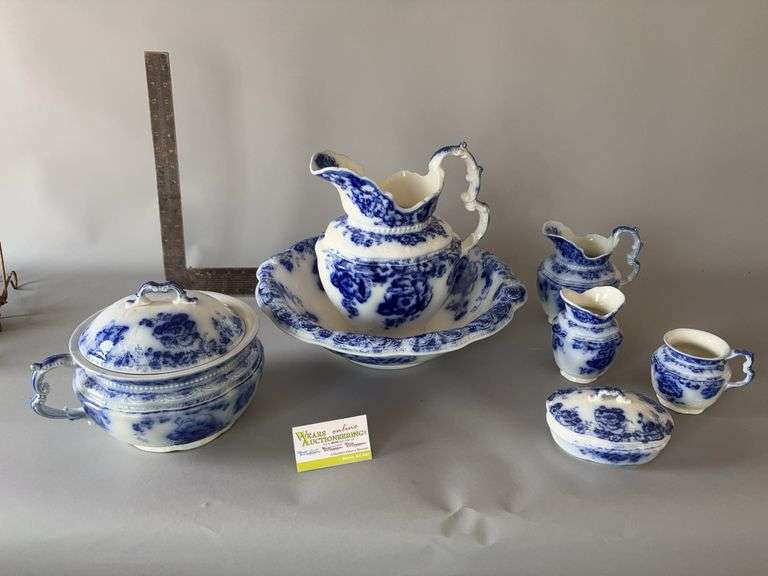 Johnson Bros Flow Blue chamber set with poppy pattern image