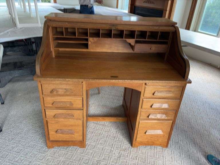 Oak S curved roll top desk image