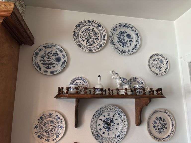 Blue Onion plates, cups and saucers, elephant image