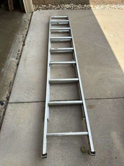 16’ aluminum extension ladder image